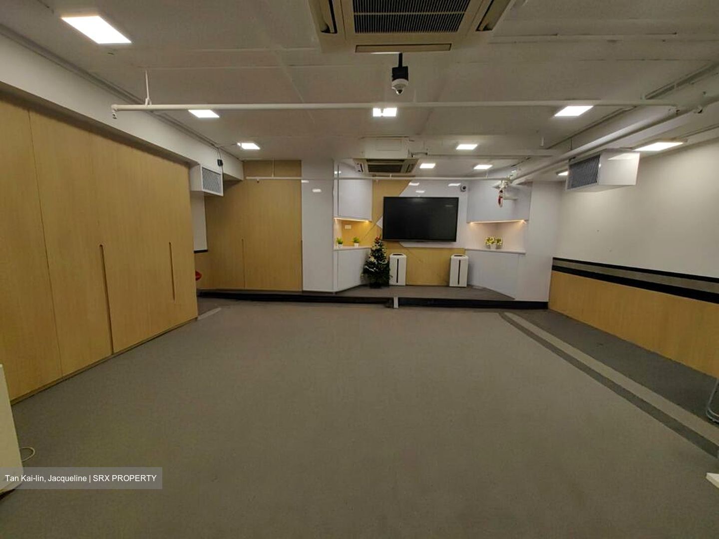 Ct Hub 2 (D12), Office #514633801